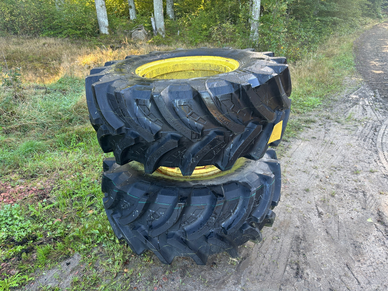Dubbelmontage Starmaxx TR-110 till John Deere fram 2st - Tire for Agricultural machinery: picture 1 Dubbelmontage Starmaxx TR-110 till John Deere fram 2st - Tire for Agricultural machinery: picture 1