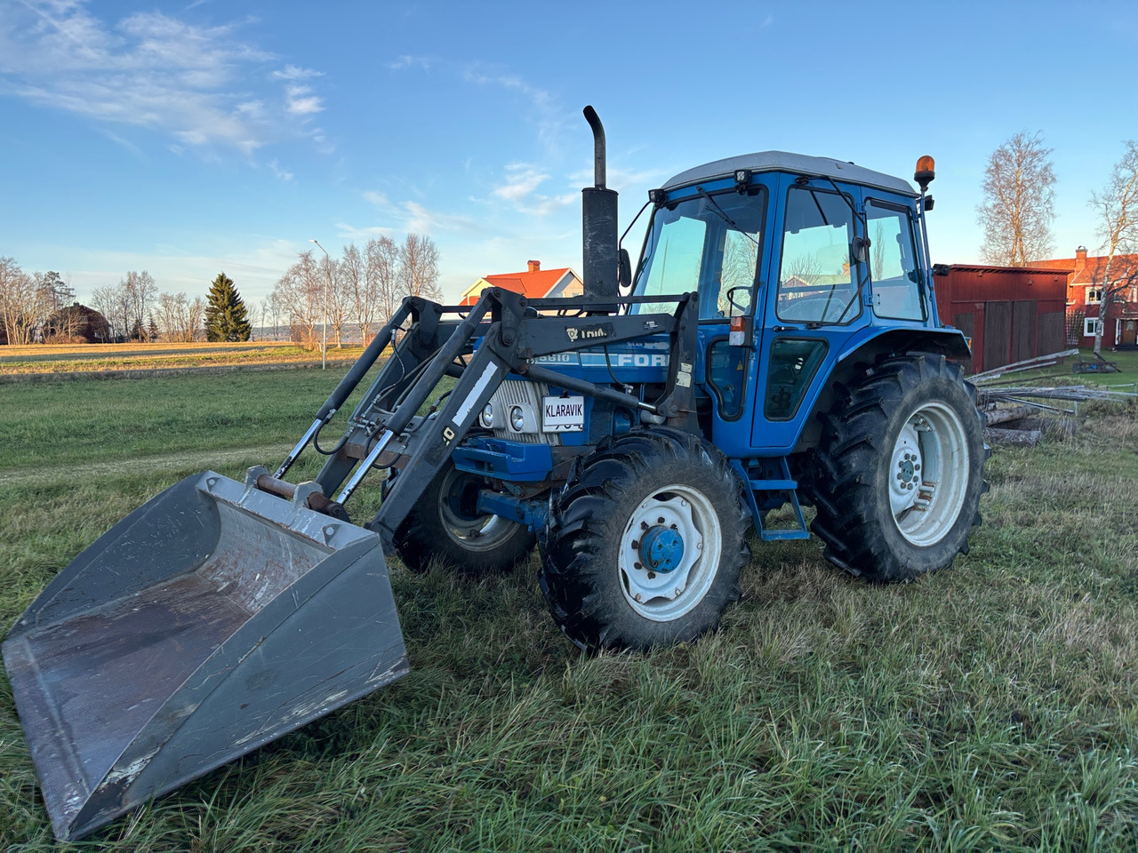 Ford 5610 - Farm tractor: picture 1 Ford 5610 - Farm tractor: picture 1