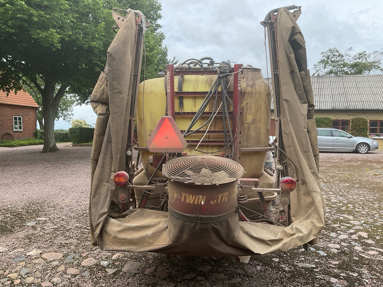 Hardi Twin - Sprayer: picture 1 Hardi Twin - Sprayer: picture 1