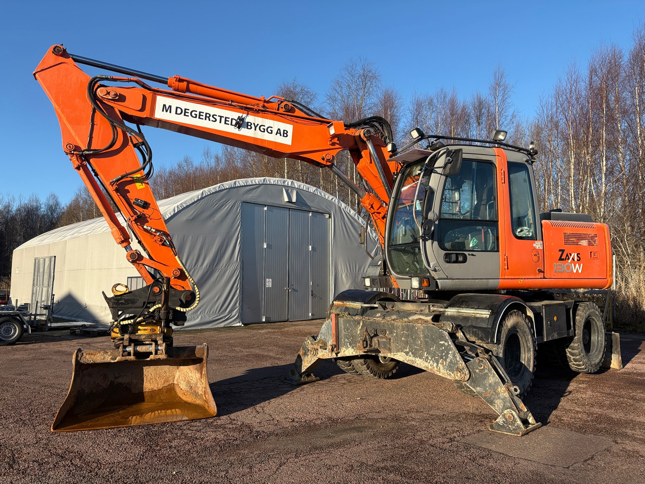 Hitachi ZX130W - Excavator: picture 1 Hitachi ZX130W - Excavator: picture 1