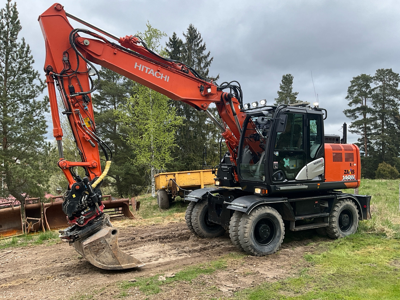 Hitachi ZX140W-6 - Excavator: picture 1 Hitachi ZX140W-6 - Excavator: picture 1