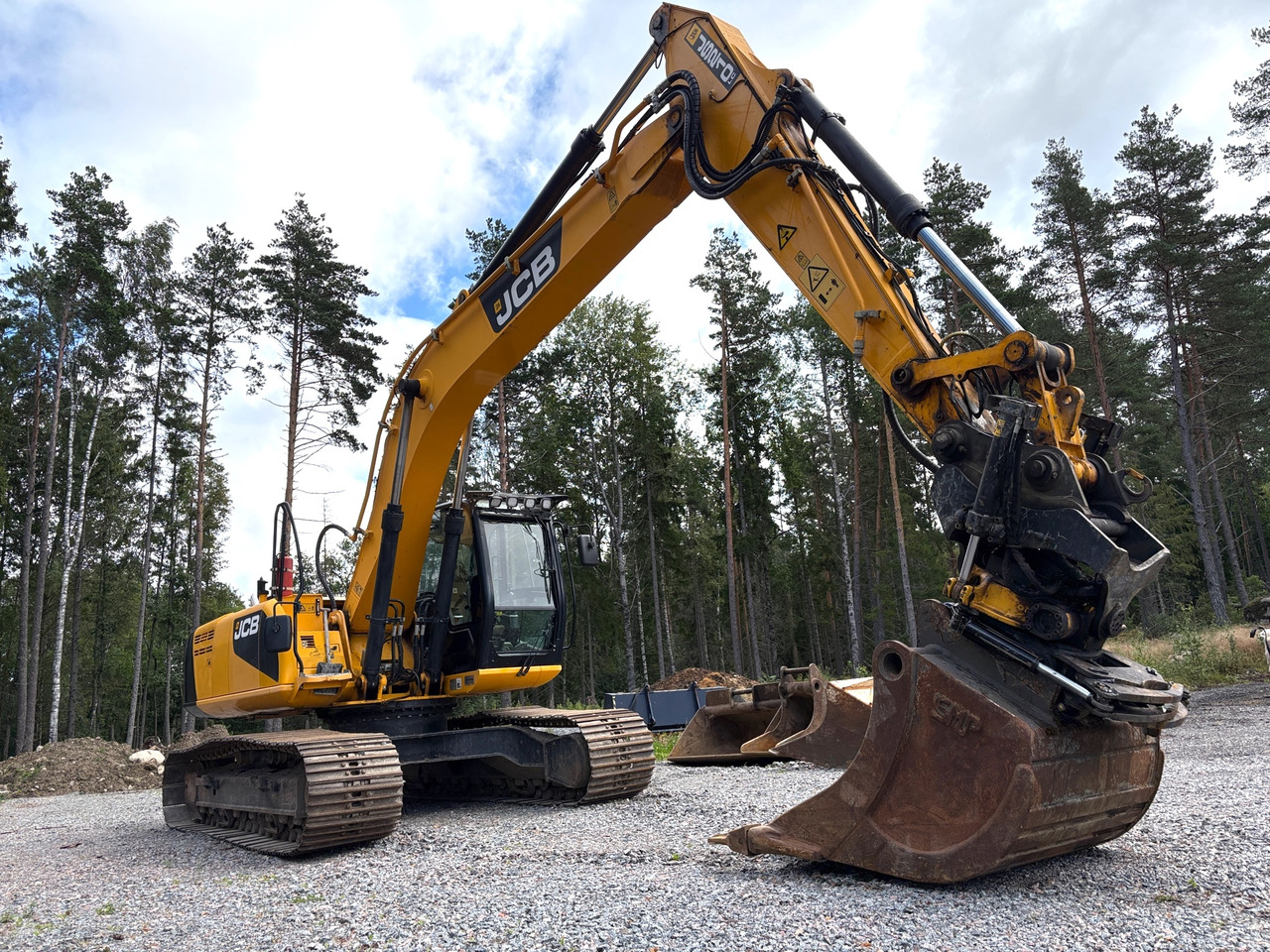 JCB JS210LC - Excavator: picture 1 JCB JS210LC - Excavator: picture 1