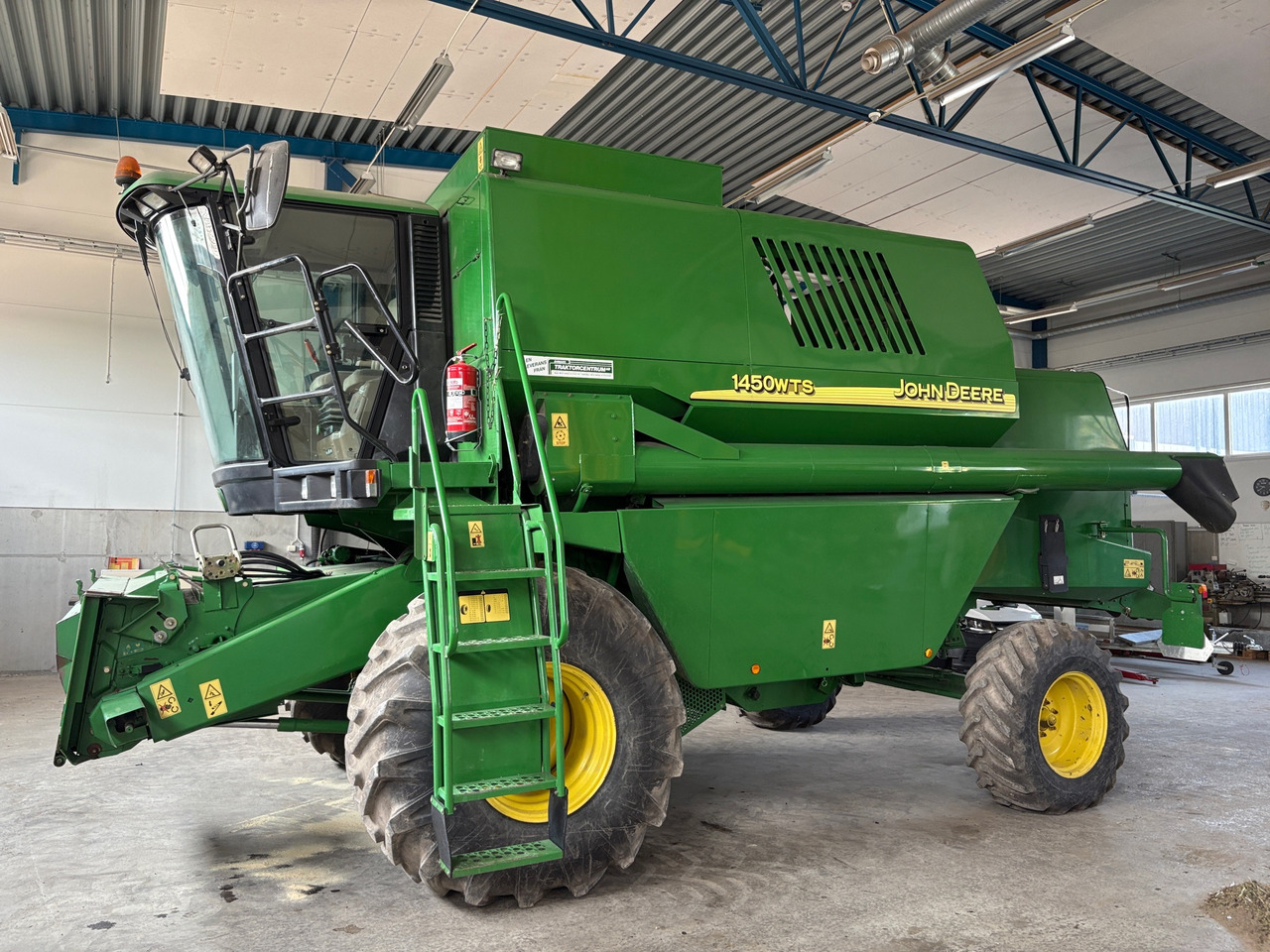 John Deere 1450WTS - Combine harvester: picture 1 John Deere 1450WTS - Combine harvester: picture 1