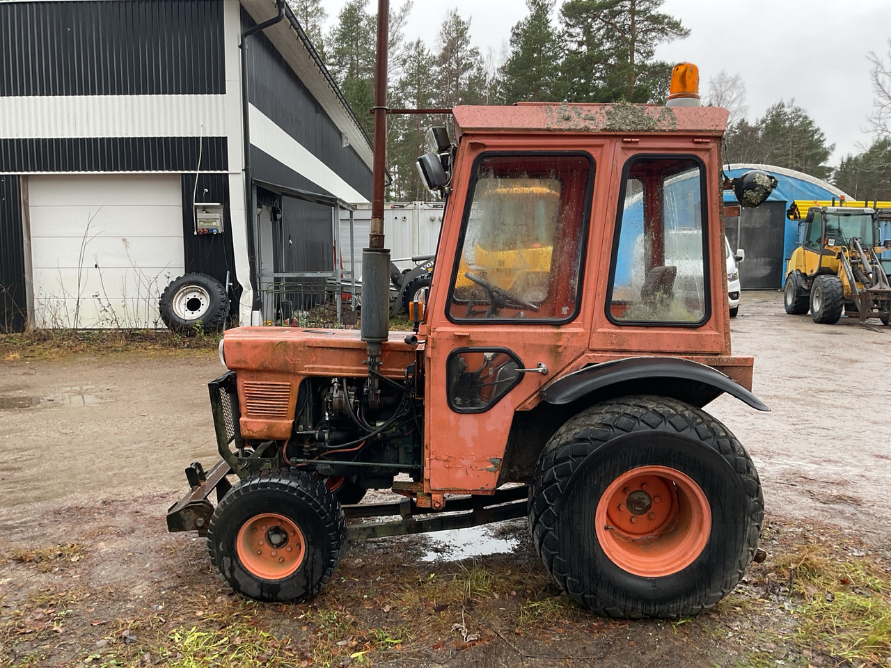 Kubota L185 - Farm tractor: picture 1 Kubota L185 - Farm tractor: picture 1