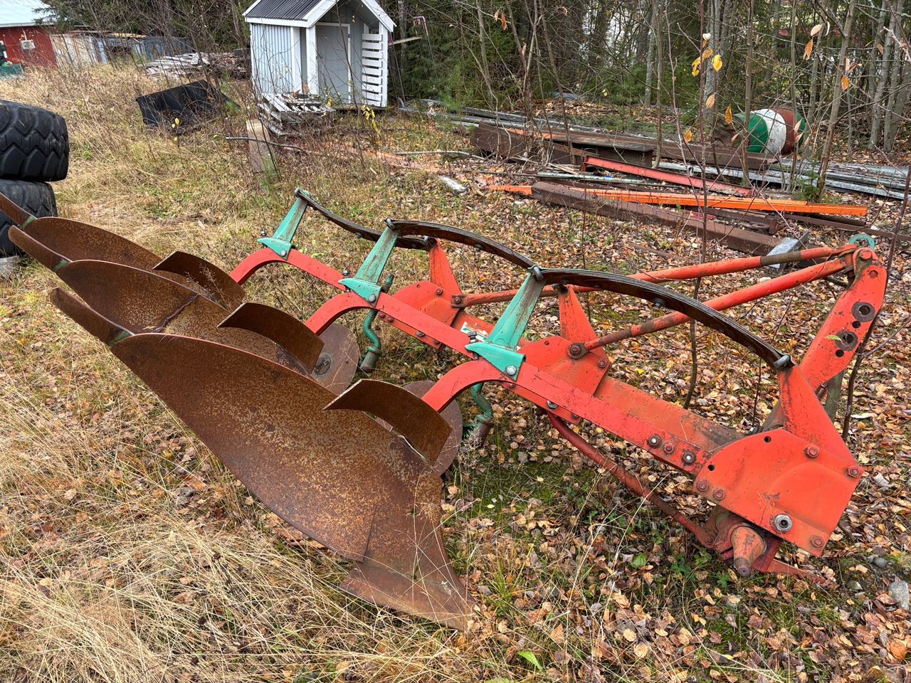 Kverneland - Plow: picture 1 Kverneland - Plow: picture 1