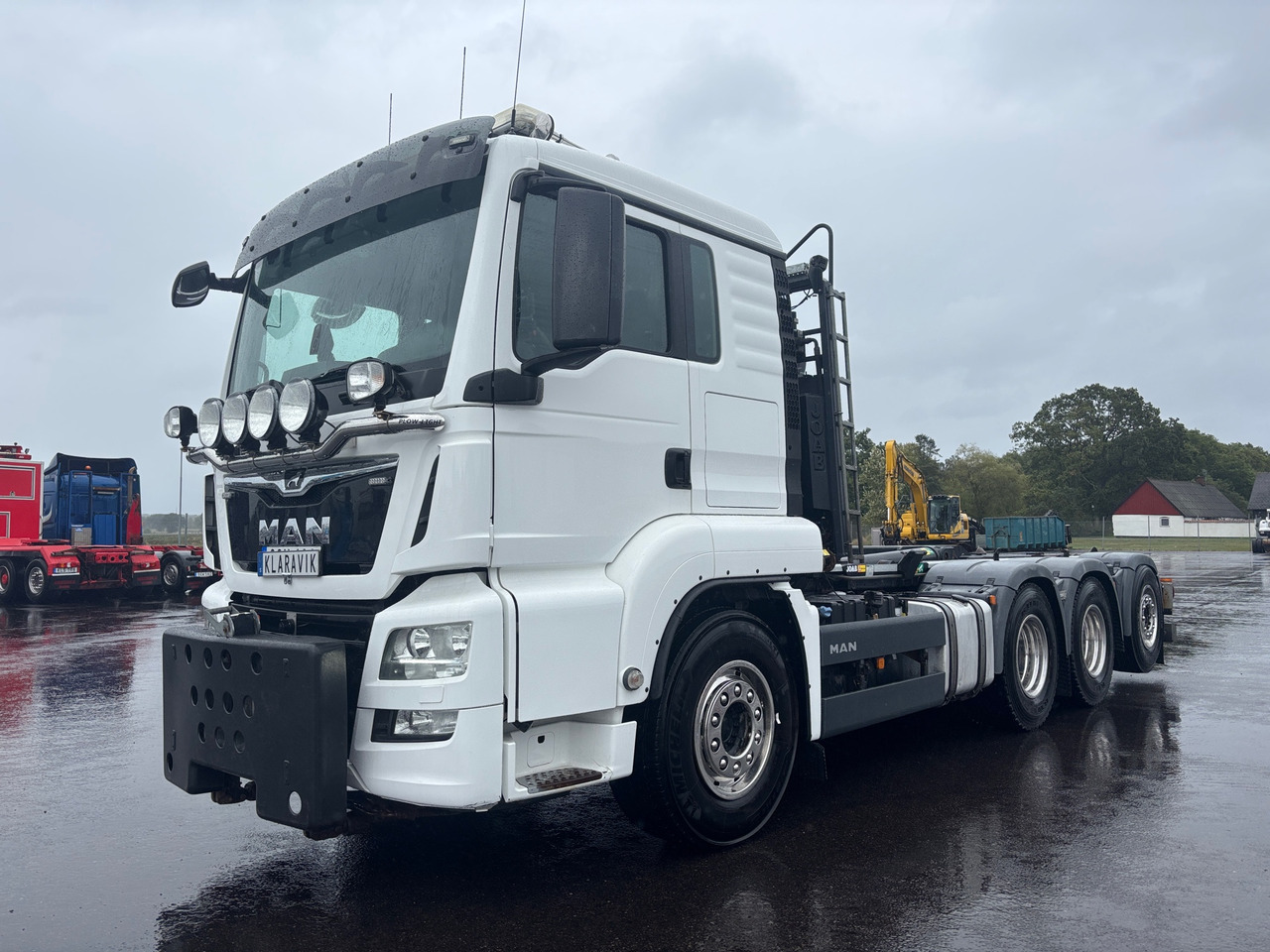 MAN TGS 35.500 8x4 - Hook lift truck: picture 1 MAN TGS 35.500 8x4 - Hook lift truck: picture 1