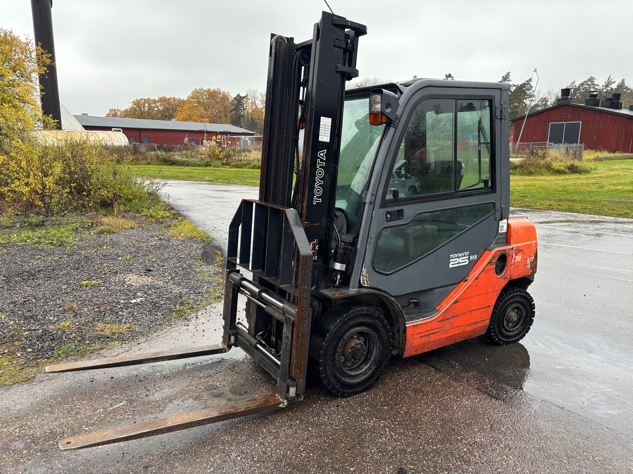 Toyota 8FDF25 - Material handling equipment: picture 1 Toyota 8FDF25 - Material handling equipment: picture 1