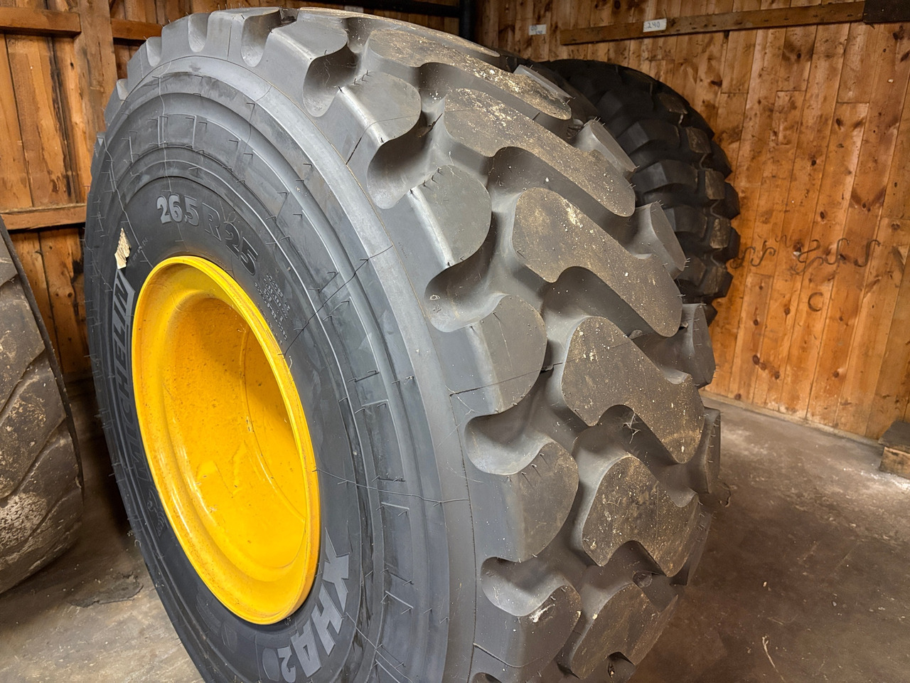 Micheline 26,5R25 - Tire for Construction machinery: picture 1 Micheline 26,5R25 - Tire for Construction machinery: picture 1