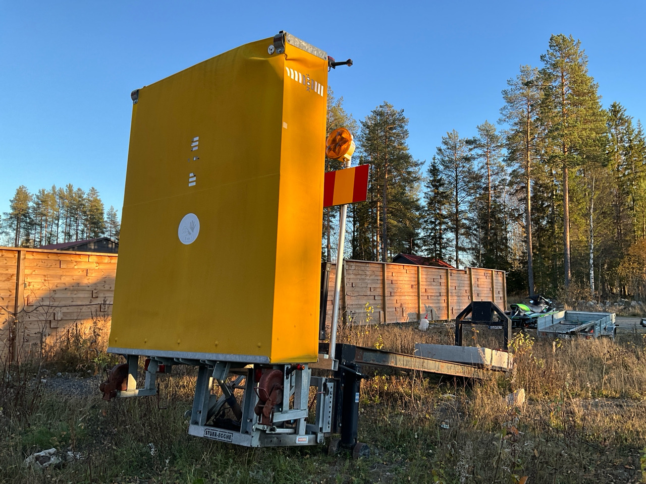 Stuer-egghie 100K - Construction equipment, Roll-off container: picture 1 Stuer-egghie 100K - Construction equipment, Roll-off container: picture 1