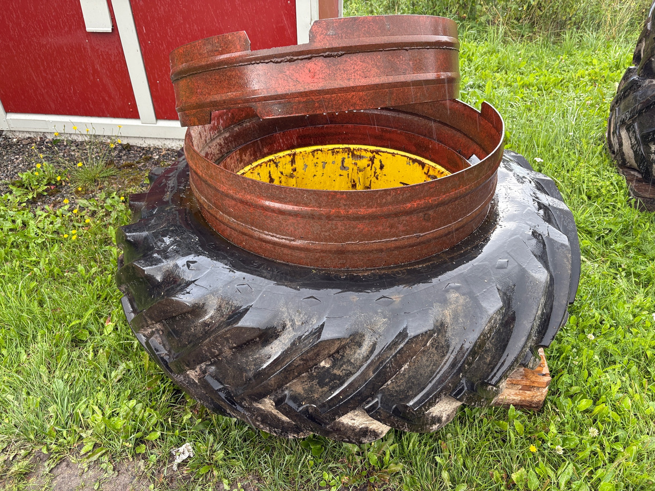 Traktordäck Goodyear 16.9/ 14 -34 - Tire for Agricultural machinery: picture 1 Traktordäck Goodyear 16.9/ 14 -34 - Tire for Agricultural machinery: picture 1
