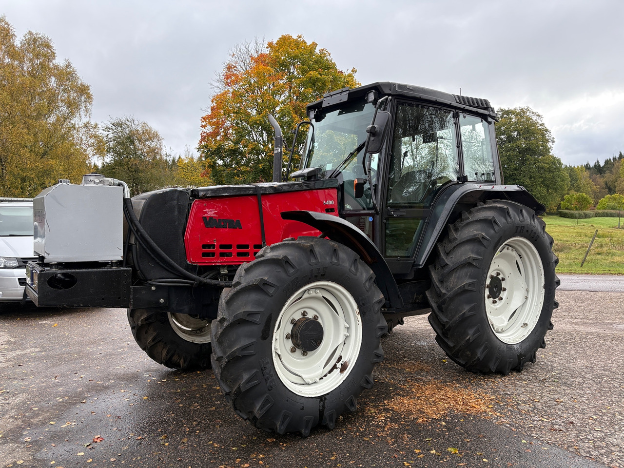 Valtra 6400-4 - Farm tractor: picture 1 Valtra 6400-4 - Farm tractor: picture 1