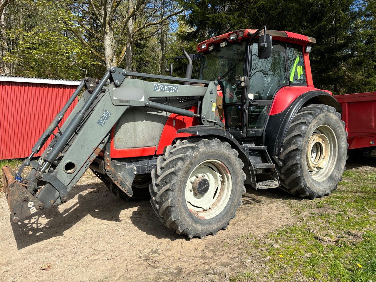 Valtra M120e - Farm tractor: picture 1 Valtra M120e - Farm tractor: picture 1
