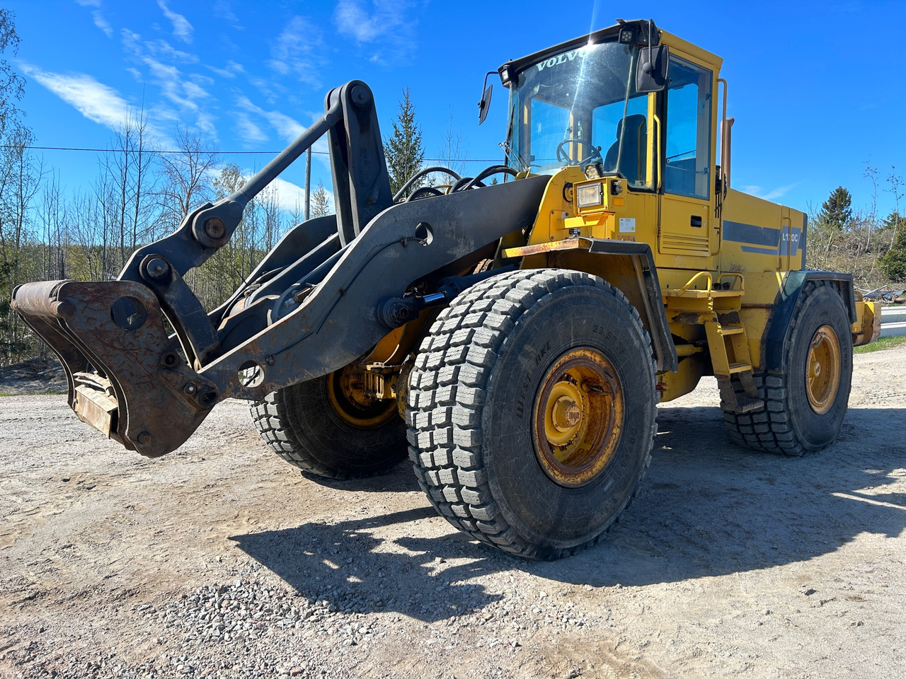 Volvo BM L120C - Wheel loader: picture 1 Volvo BM L120C - Wheel loader: picture 1
