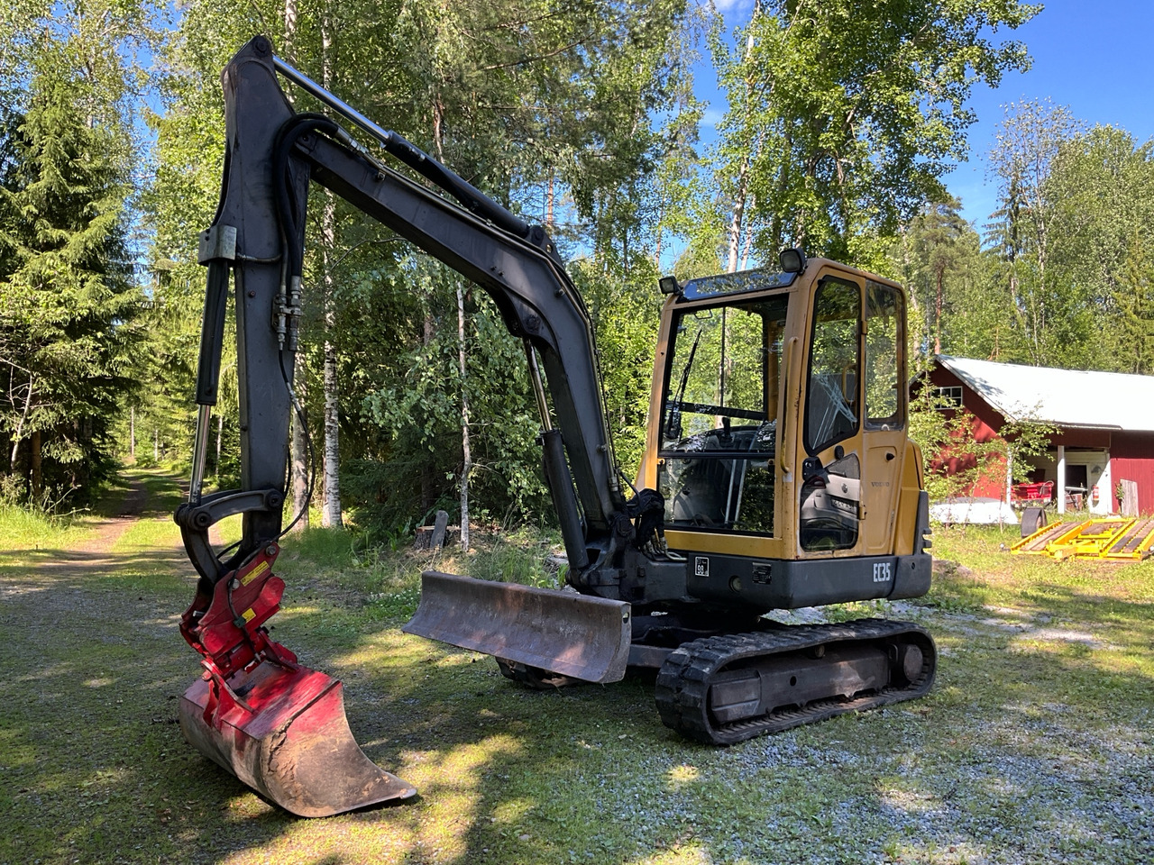 Volvo EC35 - Excavator: picture 1 Volvo EC35 - Excavator: picture 1