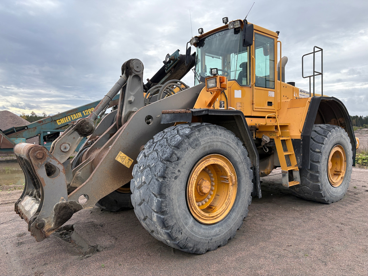 Volvo L180E - Wheel loader: picture 1 Volvo L180E - Wheel loader: picture 1