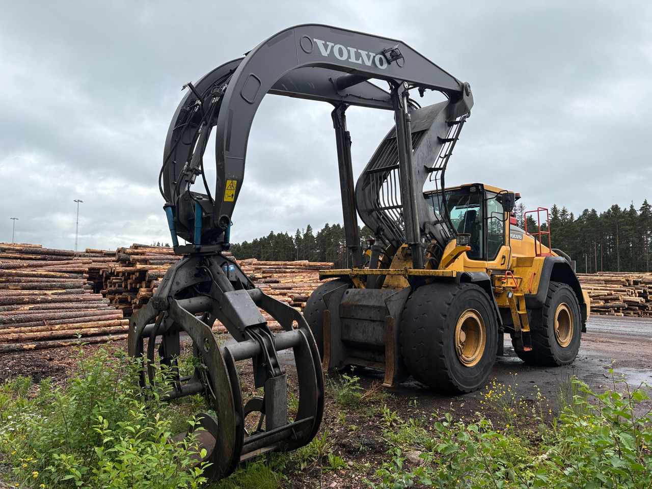 Volvo L180HHL - Wheel loader: picture 1 Volvo L180HHL - Wheel loader: picture 1