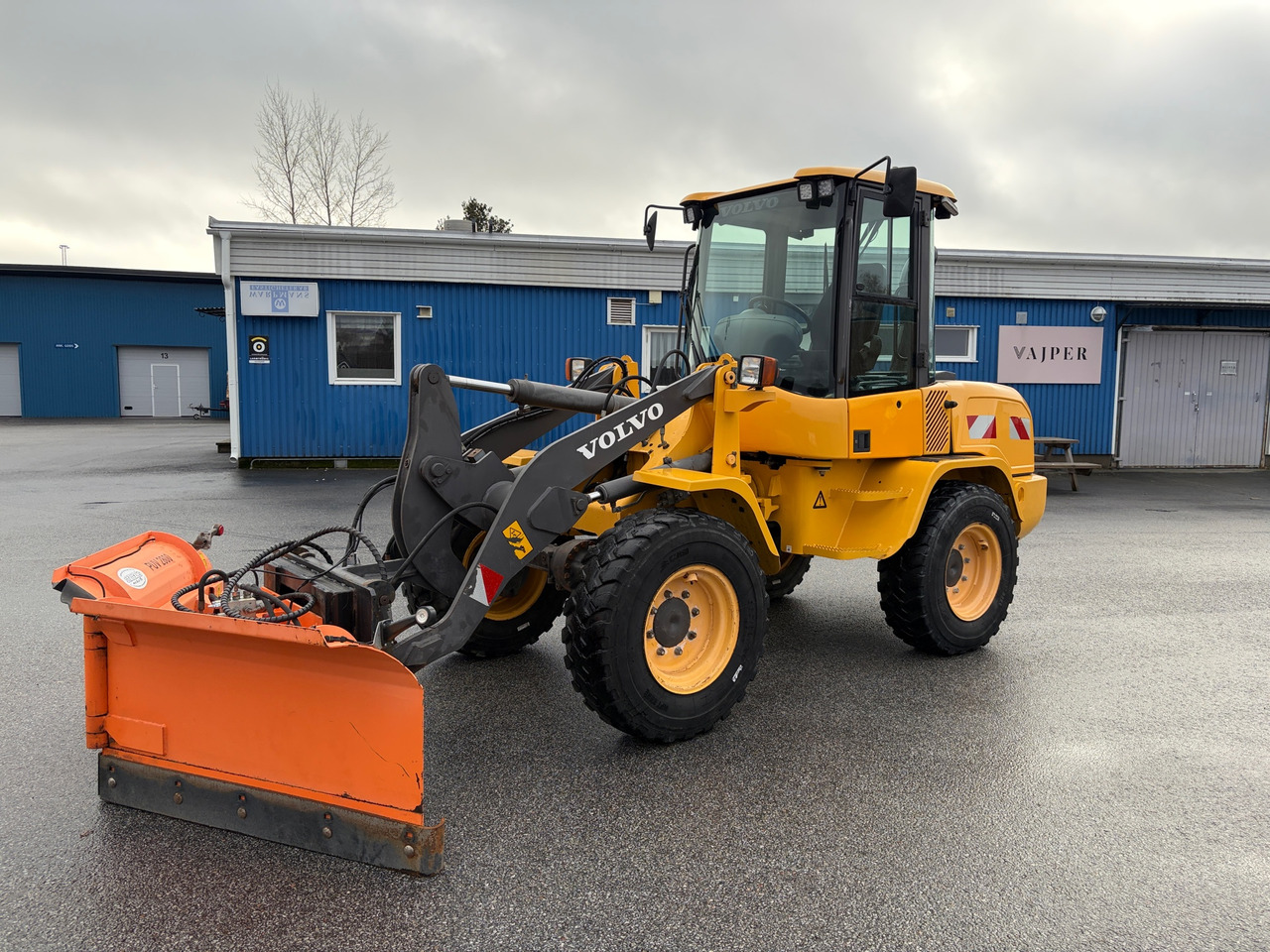 Volvo L30G - Wheel loader: picture 1 Volvo L30G - Wheel loader: picture 1
