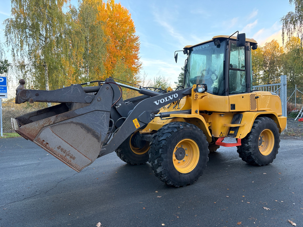 Volvo L30G - Wheel loader: picture 1 Volvo L30G - Wheel loader: picture 1