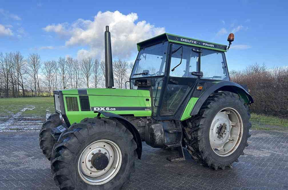 Farm tractor Deutz DX 6.05: picture 1