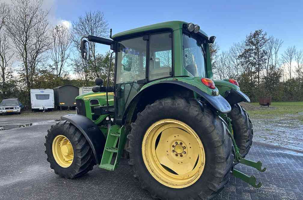 John Deere 6330 premium, TLS, HCS, Air, autopower - Farm tractor: picture 2 John Deere 6330 premium, TLS, HCS, Air, autopower - Farm tractor: picture 2