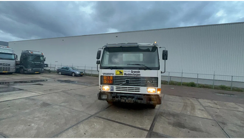Volvo FL 7 Volvo FL7 285 Fuel tanker 4x2 - Tank truck: picture 3 Volvo FL 7 Volvo FL7 285 Fuel tanker 4x2 - Tank truck: picture 3