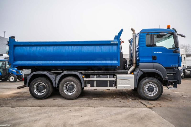 MAN TGS 33.420 BB + AJK - Hook lift truck: picture 3 MAN TGS 33.420 BB + AJK - Hook lift truck: picture 3