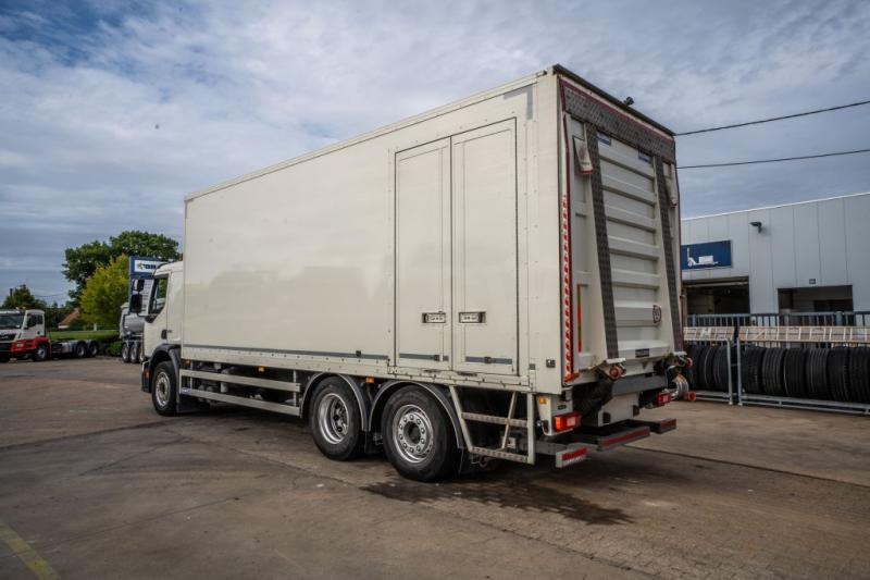 Volvo FE 320 -6X2 +DHOLLANDIA 2.5T- 194.400 KM - Box truck: picture 5 Volvo FE 320 -6X2 +DHOLLANDIA 2.5T- 194.400 KM - Box truck: picture 5
