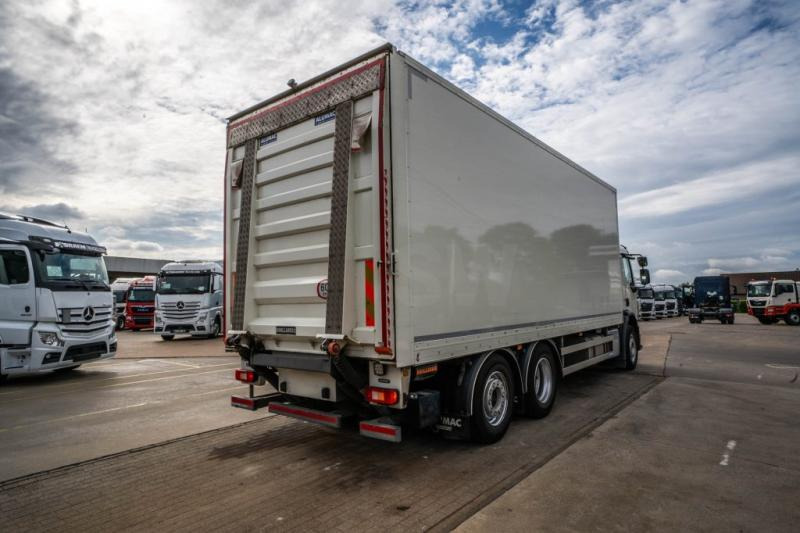 Volvo FE 320 -6X2 +DHOLLANDIA 2.5T- 194.400 KM - Box truck: picture 4 Volvo FE 320 -6X2 +DHOLLANDIA 2.5T- 194.400 KM - Box truck: picture 4