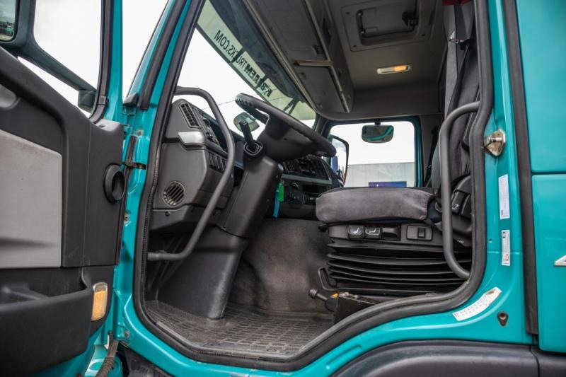 Dropside/ Flatbed truck, Crane truck Volvo FM 460 - 126 453 KM - PM 22024 SP: picture 6 Dropside/ Flatbed truck, Crane truck Volvo FM 460 - 126 453 KM - PM 22024 SP: picture 6