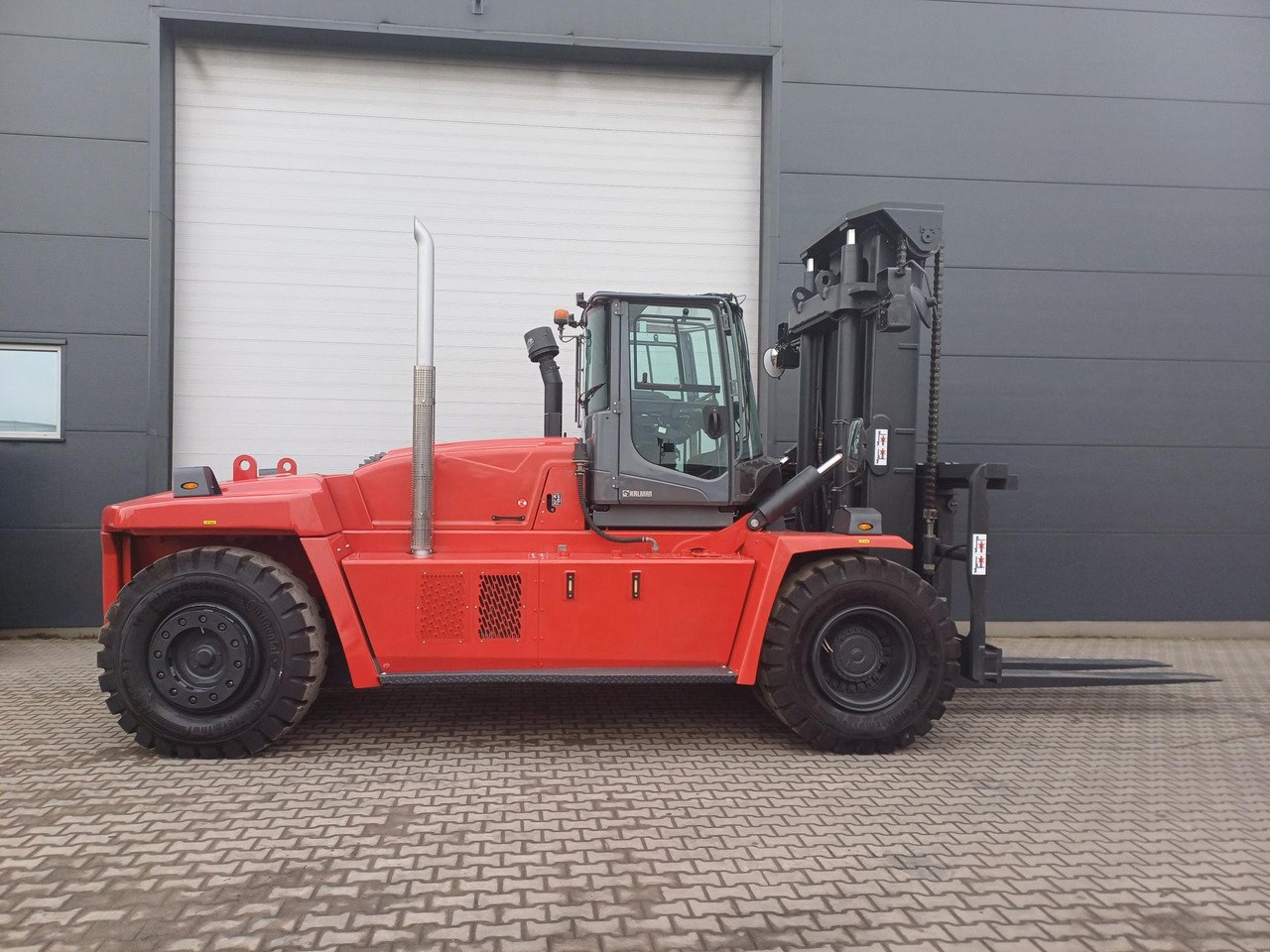 Kalmar DCG250-12LB - Diesel forklift: picture 4 Kalmar DCG250-12LB - Diesel forklift: picture 4