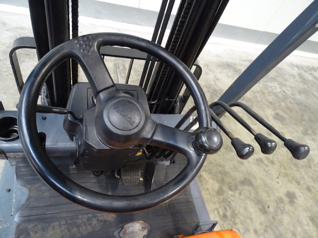 Toyota FBESF12 - Electric forklift: picture 4 Toyota FBESF12 - Electric forklift: picture 4