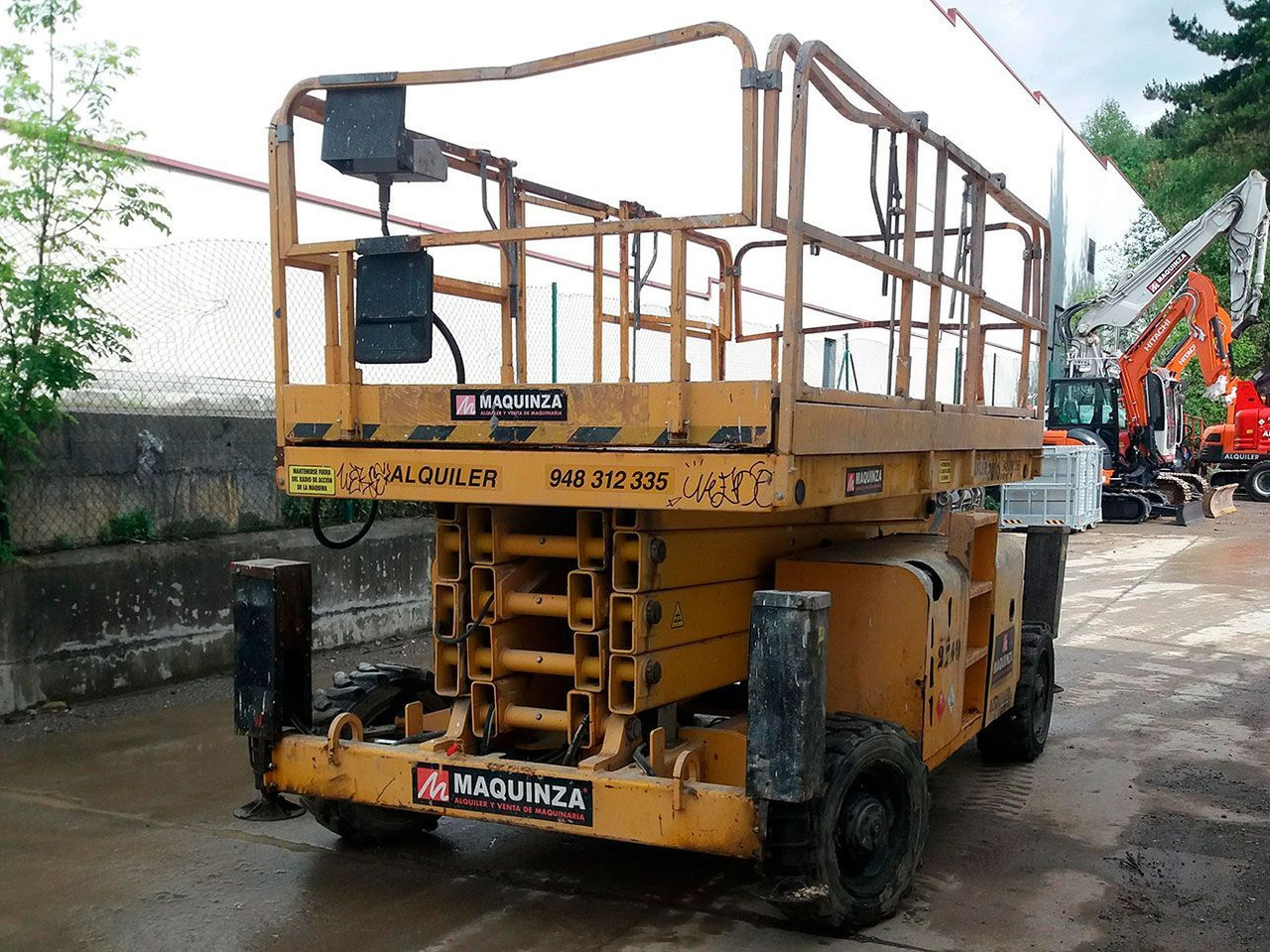 HAULOTTE H15SX - Scissor lift: picture 1 HAULOTTE H15SX - Scissor lift: picture 1