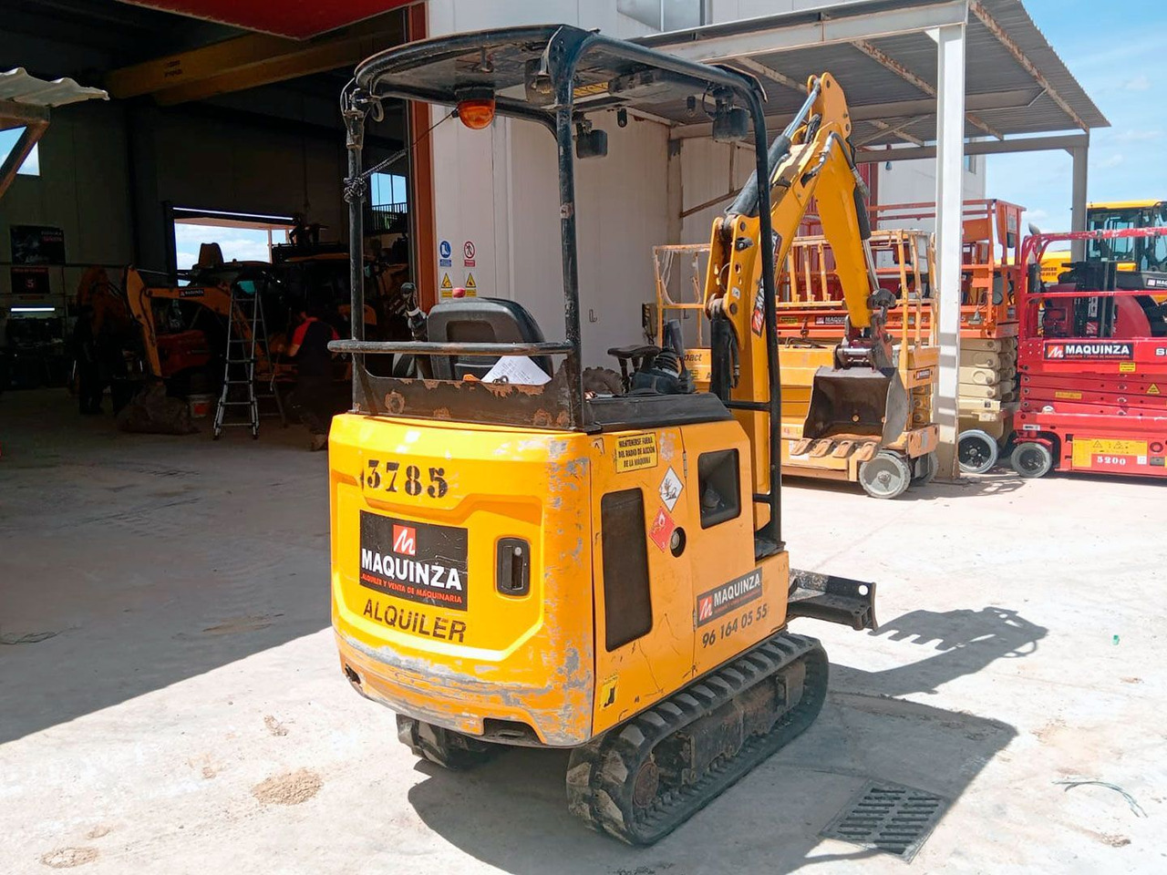 JCB 15C - Mini excavator: picture 2 JCB 15C - Mini excavator: picture 2