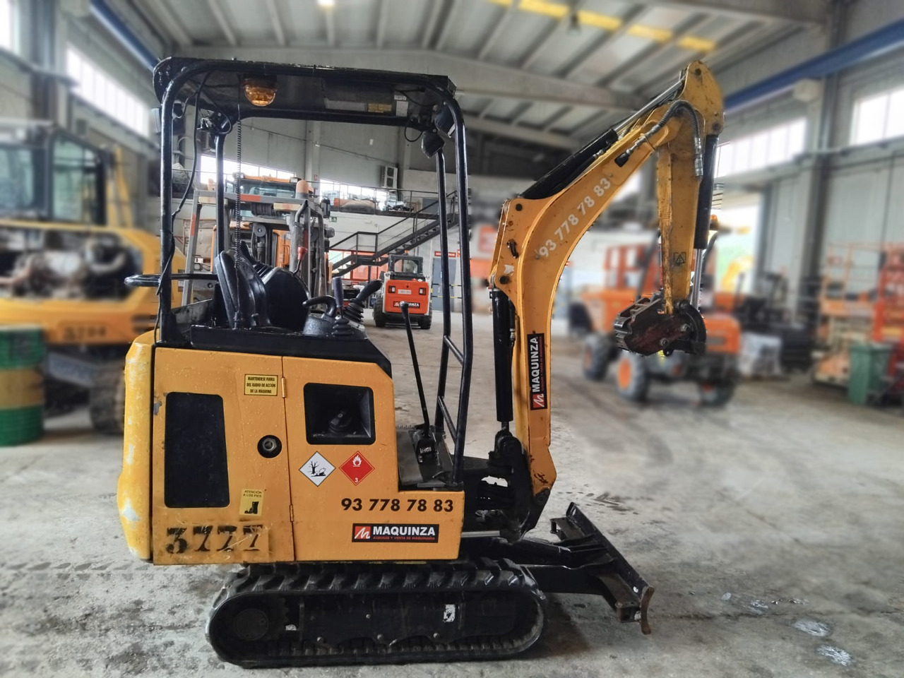 JCB 15C - Mini excavator: picture 2 JCB 15C - Mini excavator: picture 2