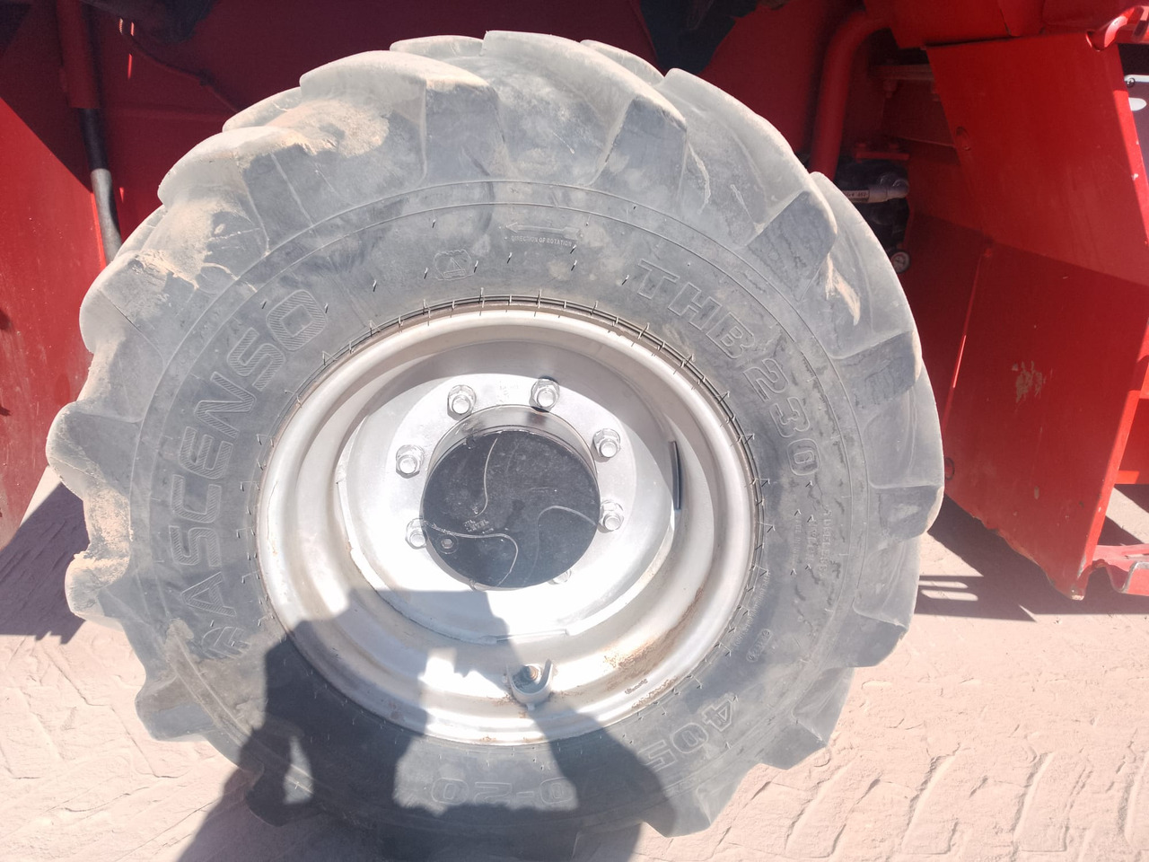 Telescopic handler MANITOU MRT1635: picture 11