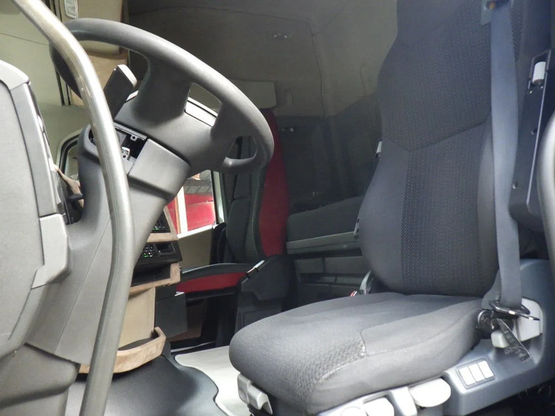 Volvo FH 13.420 Wielbasis 400 cm / 9 T vooras / Alcoa / Sper / GVW 20500 KG - Tractor unit: picture 5 Volvo FH 13.420 Wielbasis 400 cm / 9 T vooras / Alcoa / Sper / GVW 20500 KG - Tractor unit: picture 5