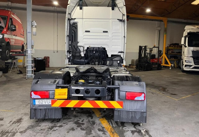 MAN TGX 18.500 4X2 BLS - Tractor unit: picture 5 MAN TGX 18.500 4X2 BLS - Tractor unit: picture 5