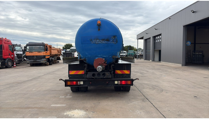 Vacuum truck MAN 18.232 (MANUAL PUMP / POMPE MANUELLE / 11.000L): picture 6