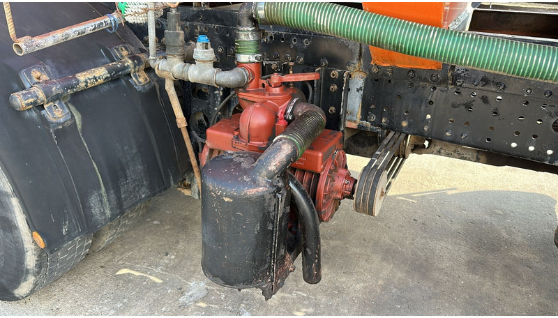 Vacuum truck MAN 19.322 (MANUAL PUMP / POMPE MANUELLE / 11.000L): picture 15