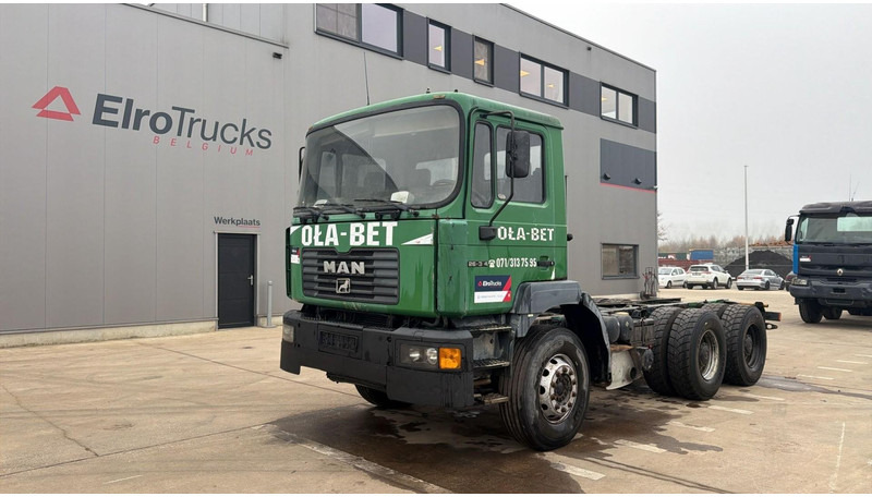 MAN 26.314 (STEEL SUSP. / LAMES / BIG AXLE / MANUAL PUMP / POMPE MANUELLE) - Cab chassis truck: picture 1 MAN 26.314 (STEEL SUSP. / LAMES / BIG AXLE / MANUAL PUMP / POMPE MANUELLE) - Cab chassis truck: picture 1