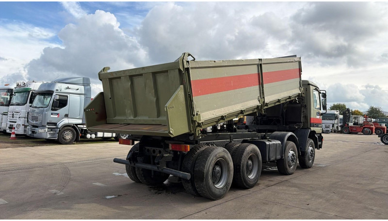 Mercedes-Benz Actros 3235 (EPS / LAMES / GRAND PONT / STEEL SUSP. / 3 PEDALES / MP1) - Tipper: picture 4 Mercedes-Benz Actros 3235 (EPS / LAMES / GRAND PONT / STEEL SUSP. / 3 PEDALES / MP1) - Tipper: picture 4