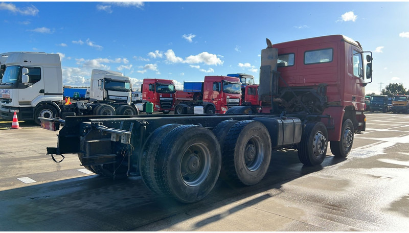 Mercedes-Benz Actros 3240 (GRAND PONT / LAMES / EPS / MP1 / 12 ROUES) - Cab chassis truck: picture 4 Mercedes-Benz Actros 3240 (GRAND PONT / LAMES / EPS / MP1 / 12 ROUES) - Cab chassis truck: picture 4