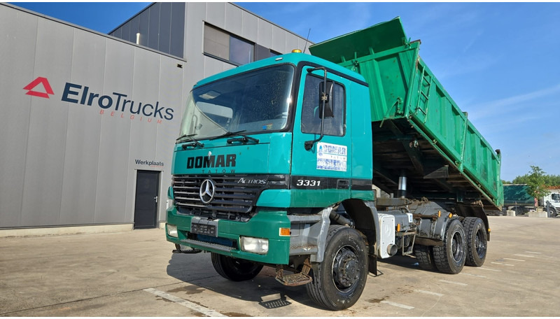 Mercedes-Benz Actros 3331 (BOITE MANUELLE / 6X6 / LAMES / GRAND PONT / V6) - Tipper: picture 1 Mercedes-Benz Actros 3331 (BOITE MANUELLE / 6X6 / LAMES / GRAND PONT / V6) - Tipper: picture 1