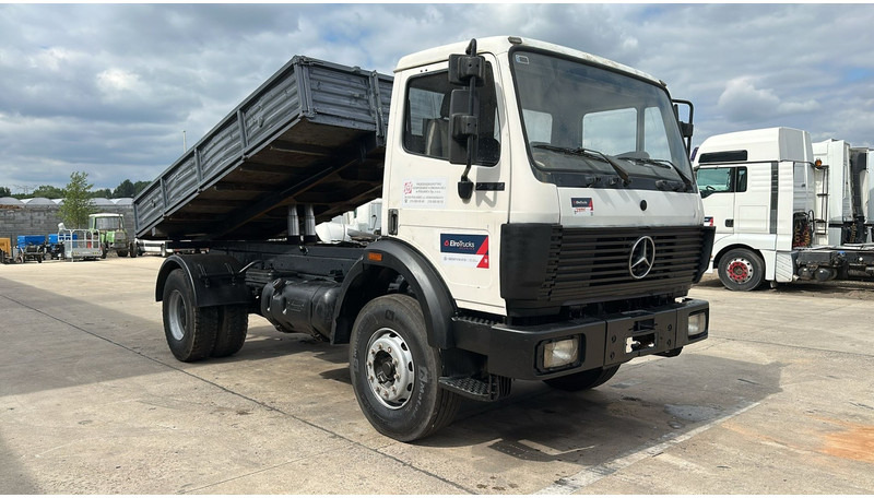 Mercedes-Benz SK 1722 (LAMES / GRAND PONT / V6 / BOITE MANUELLE / POMPE MANUELLE) - Tipper: picture 3 Mercedes-Benz SK 1722 (LAMES / GRAND PONT / V6 / BOITE MANUELLE / POMPE MANUELLE) - Tipper: picture 3