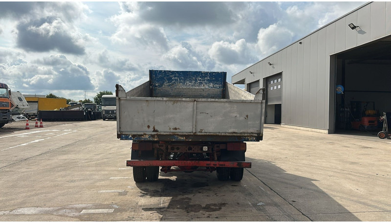 Mercedes-Benz SK 809 (POMPE MANUELLE / MANUAL PUMP / HELPER / AUXILAIRY / SPER / STEEL SUSP.) - Tipper: picture 4 Mercedes-Benz SK 809 (POMPE MANUELLE / MANUAL PUMP / HELPER / AUXILAIRY / SPER / STEEL SUSP.) - Tipper: picture 4