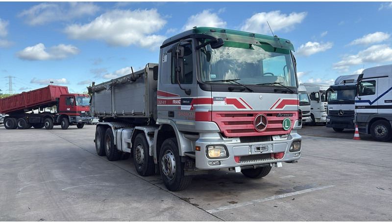 Mercedes-Benz actros 3241 (8X4 / LAMES / GRAND PONT / GRAND BENNE / TRES BONNE ETAT) - Tipper: picture 3 Mercedes-Benz actros 3241 (8X4 / LAMES / GRAND PONT / GRAND BENNE / TRES BONNE ETAT) - Tipper: picture 3
