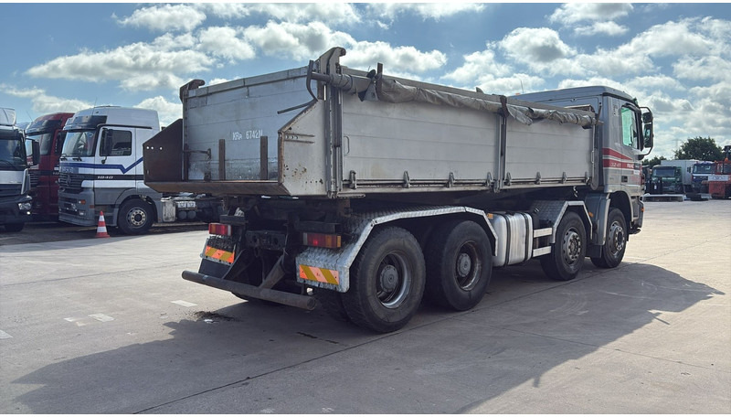 Mercedes-Benz actros 3241 (8X4 / LAMES / GRAND PONT / GRAND BENNE / TRES BONNE ETAT) - Tipper: picture 5 Mercedes-Benz actros 3241 (8X4 / LAMES / GRAND PONT / GRAND BENNE / TRES BONNE ETAT) - Tipper: picture 5