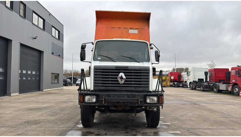 Renault C 300 (PARFAIT ETAT / LAMES / GRAND PONT / POMPE MANUELLE / MANUAL PUMP / PERFECT CONDITION !!!) - Tipper: picture 2 Renault C 300 (PARFAIT ETAT / LAMES / GRAND PONT / POMPE MANUELLE / MANUAL PUMP / PERFECT CONDITION !!!) - Tipper: picture 2
