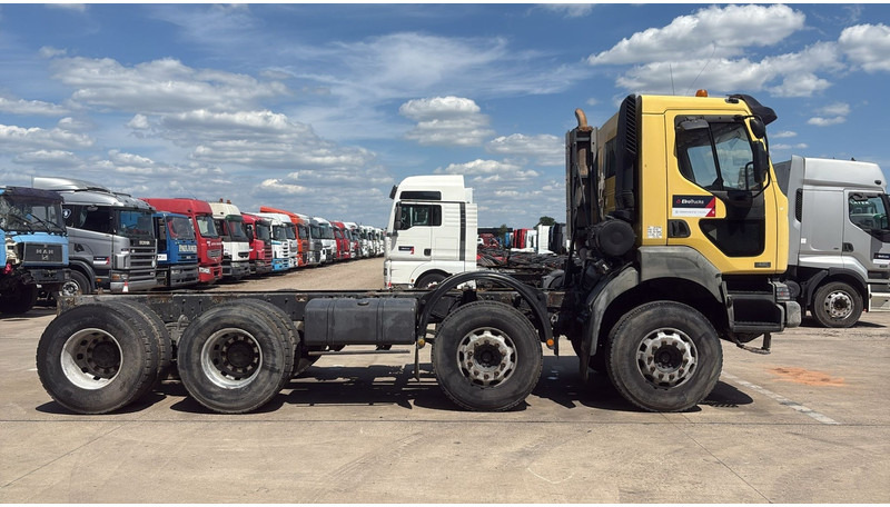 Renault KERAX 420 (BOITE MANUELLE / 8X4 / LAMES / MANUAL GEARBOX) - Cab chassis truck: picture 4 Renault KERAX 420 (BOITE MANUELLE / 8X4 / LAMES / MANUAL GEARBOX) - Cab chassis truck: picture 4