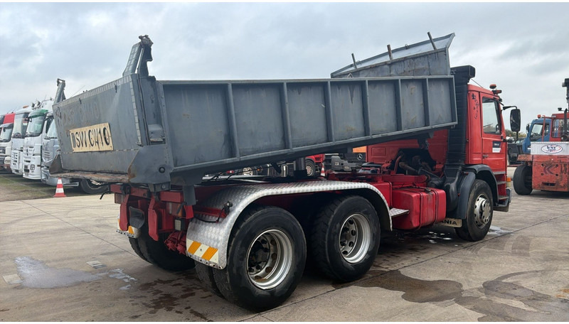 Scania 93-280 (POMPE MANUELLE / MANUAL PUMP / 6X4 / STEEL SUSP. / LAMES) - Tipper: picture 4 Scania 93-280 (POMPE MANUELLE / MANUAL PUMP / 6X4 / STEEL SUSP. / LAMES) - Tipper: picture 4